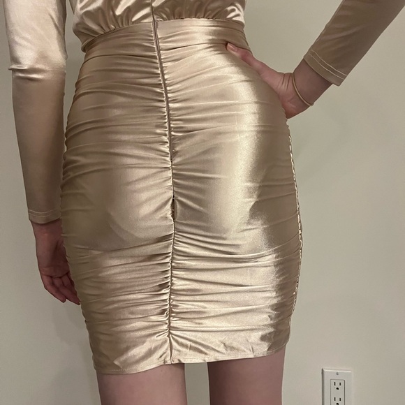 ASOS Club London Light Pink Satiny Low Cut Mini Dress - Picture 4 of 6